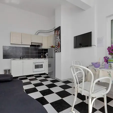Vele Loft Ein-schlafzimmer-apartment Mit Meerblick By Interhome Apartamento