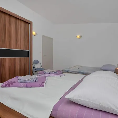 Vele Loft Ein-schlafzimmer-apartment Mit Meerblick By Interhome Apartamento *