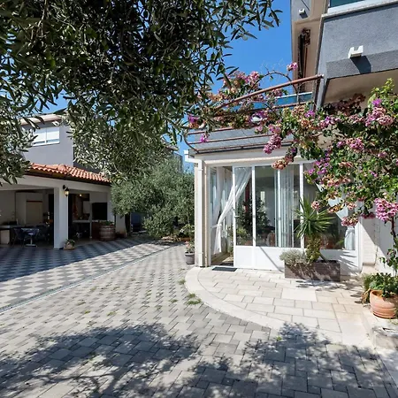 Apartamento Vele Loft Ein-schlafzimmer-apartment Mit Meerblick By Interhome *