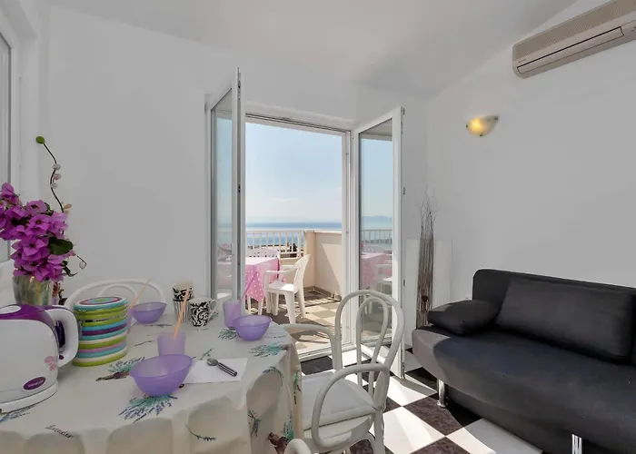 Vele Loft Ein-schlafzimmer-apartment Mit Meerblick By Interhome 马卡尔斯卡