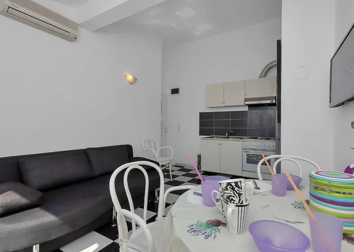 Vele Loft Ein-schlafzimmer-apartment Mit Meerblick By Interhome Apartment Makarska